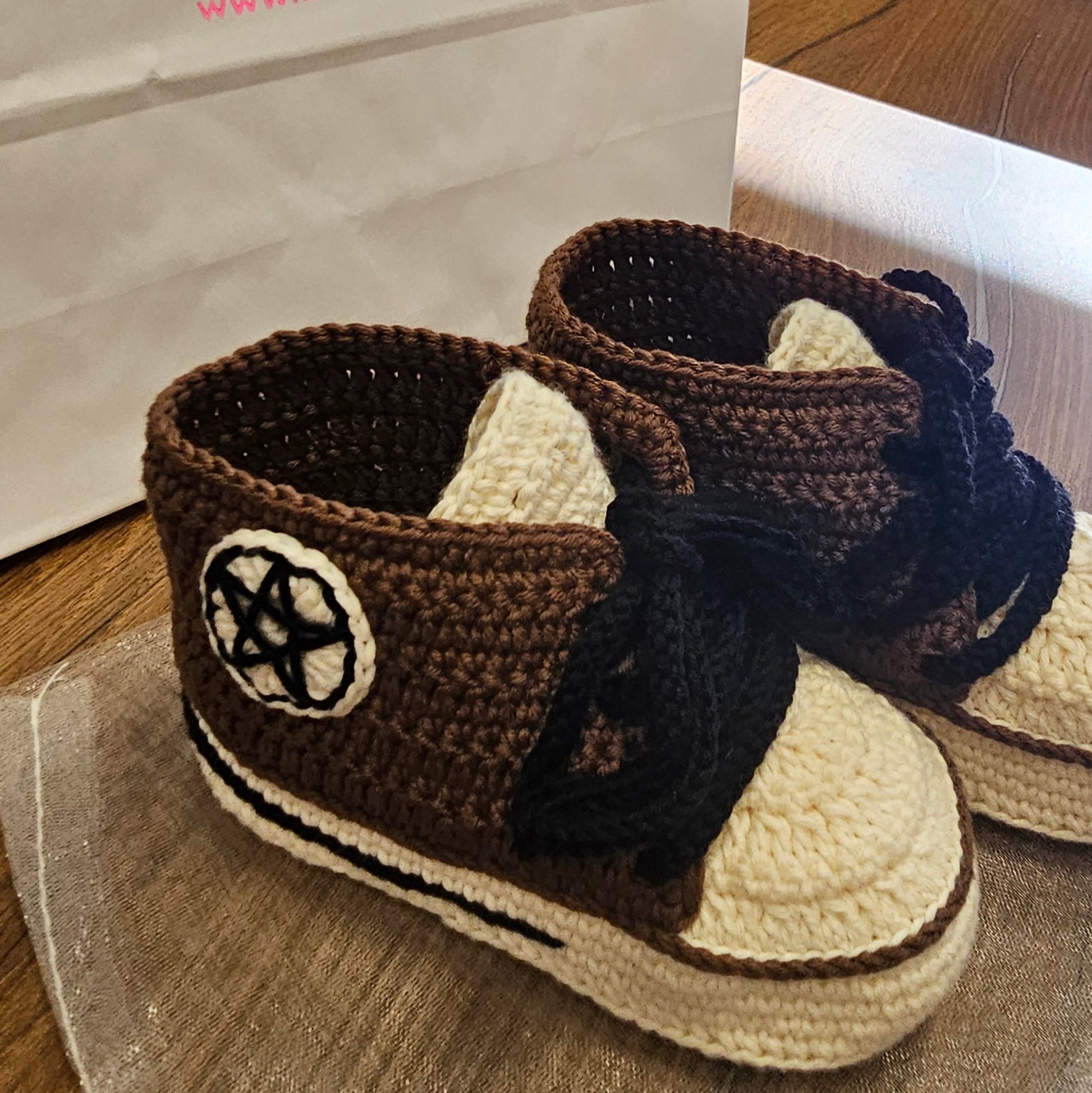 Плетени обувчици тип Кецове – за звездичките на мама и тати 🌟