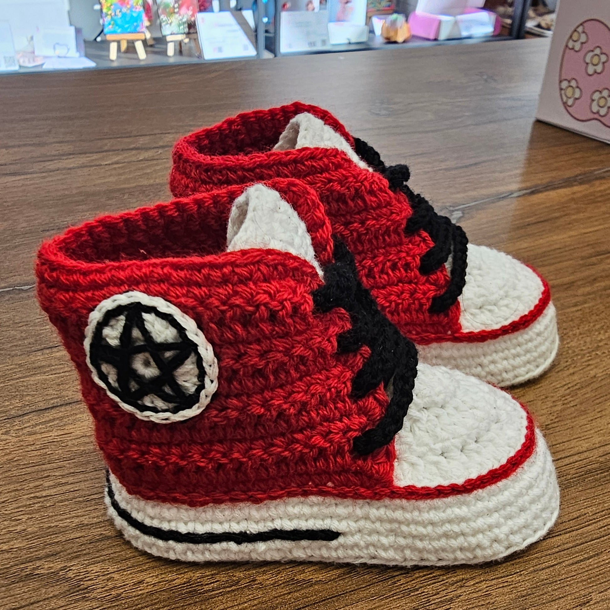 Плетени обувчици тип Кецове – за звездичките на мама и тати 🌟