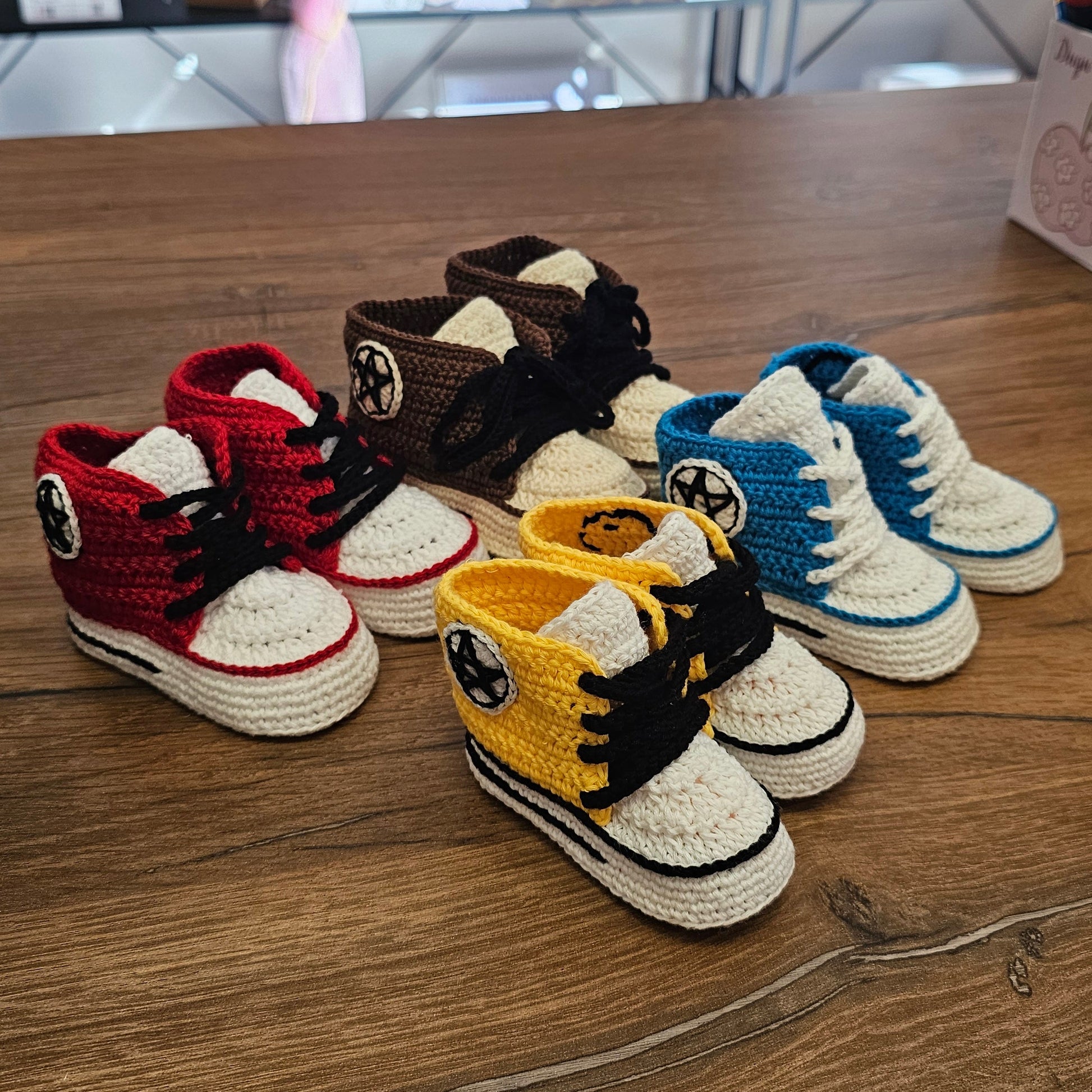 Плетени обувчици тип Кецове – за звездичките на мама и тати 🌟