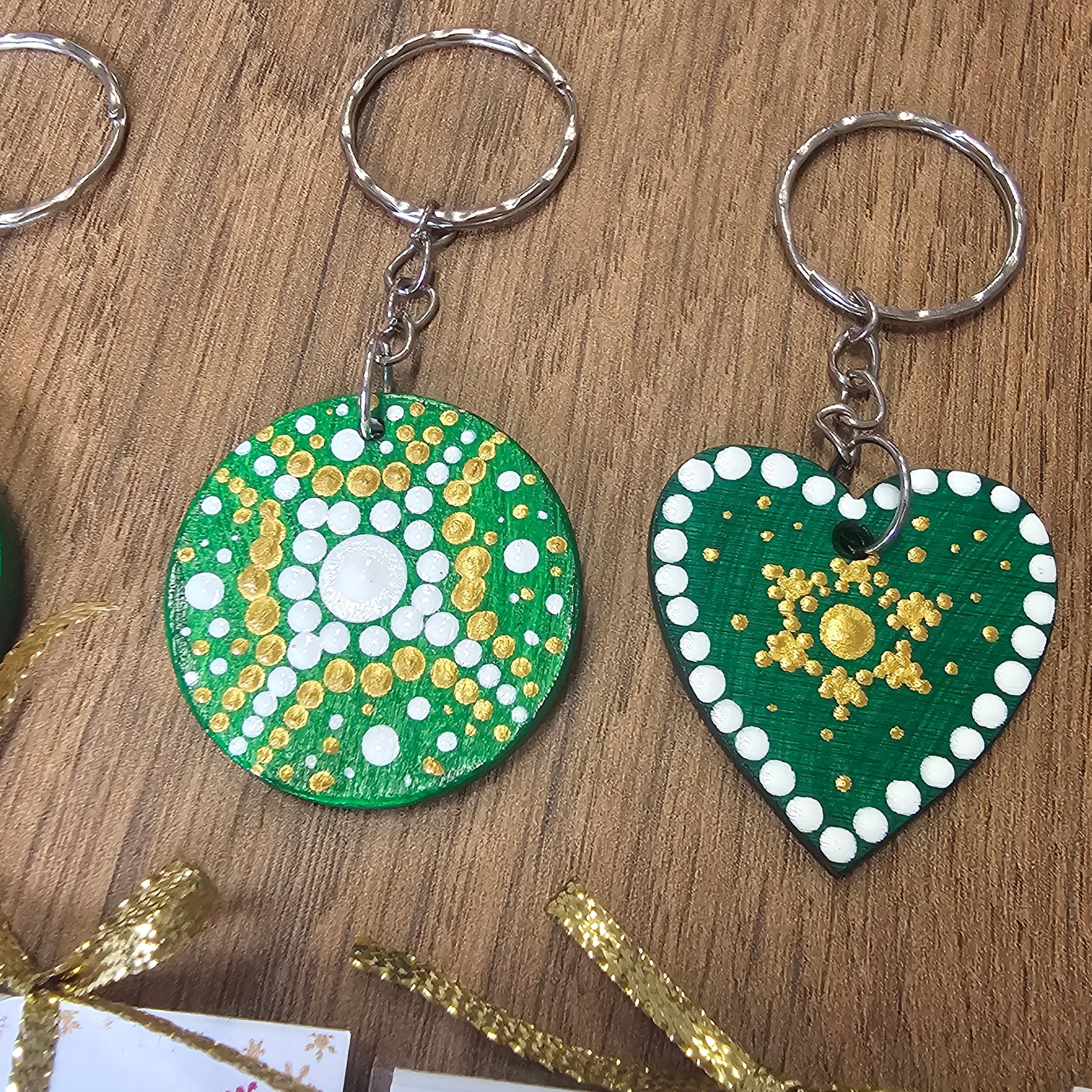 Ръчно рисуван ключодържател с Коледен късмет