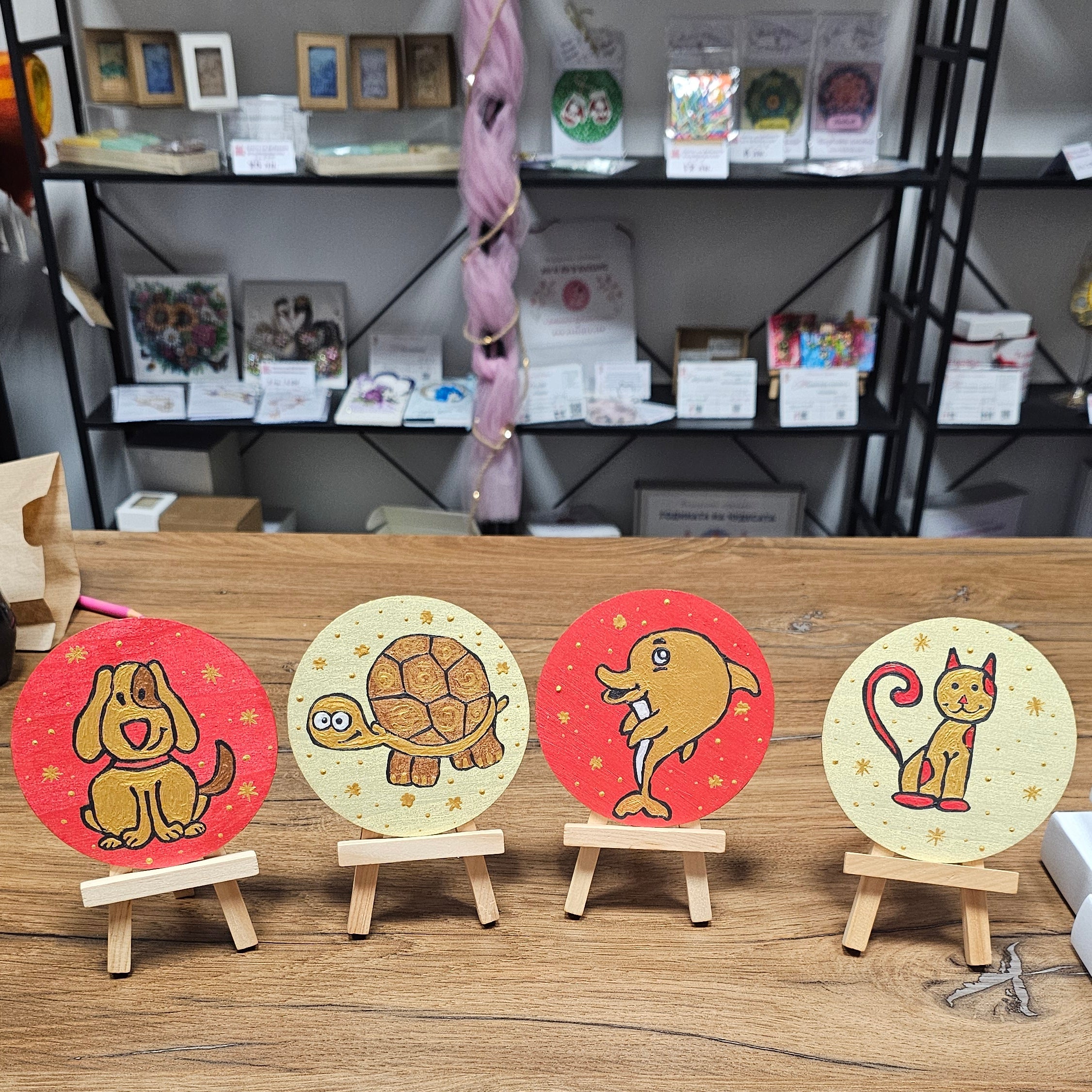 Ръчно рисувани подложки за чаши за деца