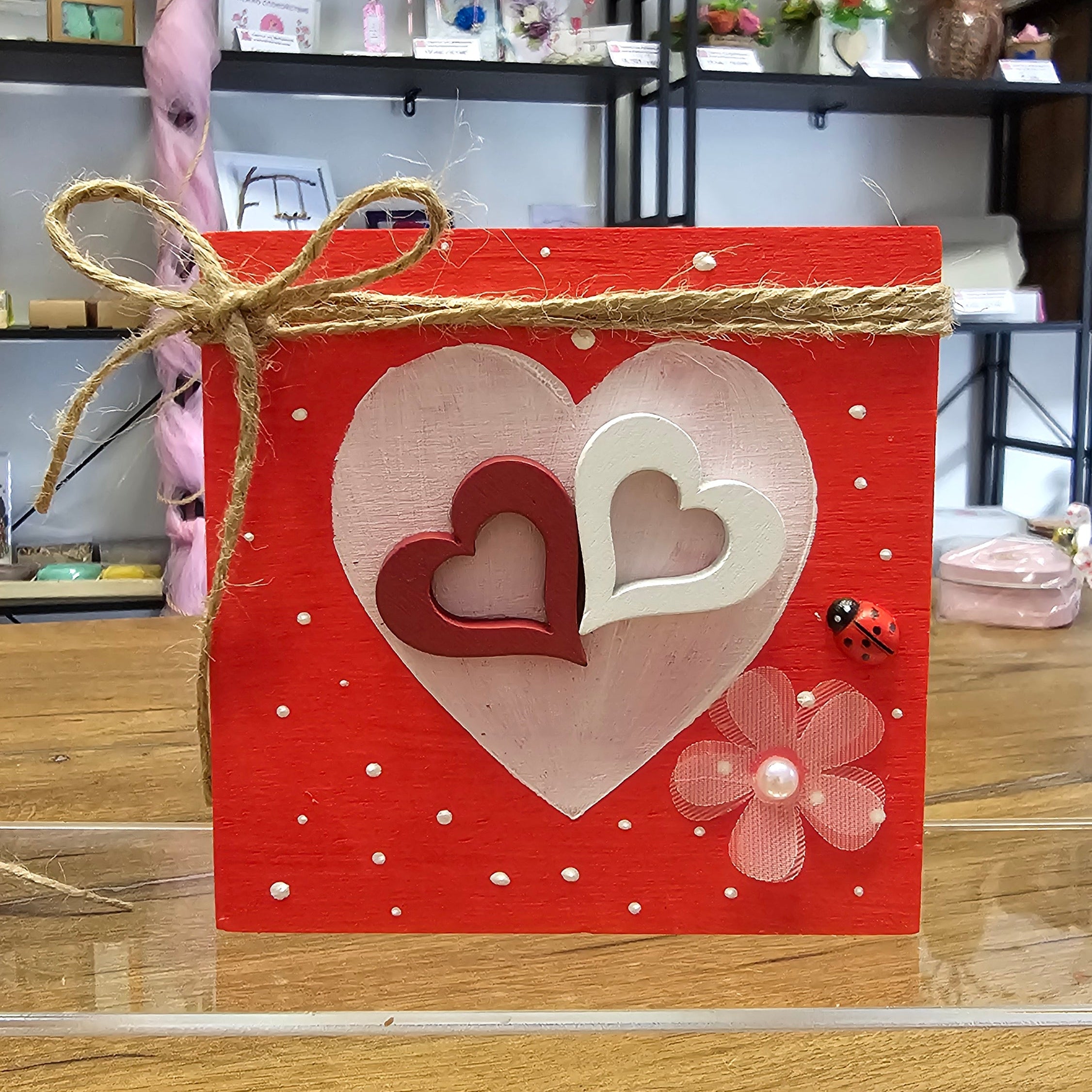 Там, където живее любовта - картина с изненада